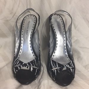 Gianni Bini peep toe heels